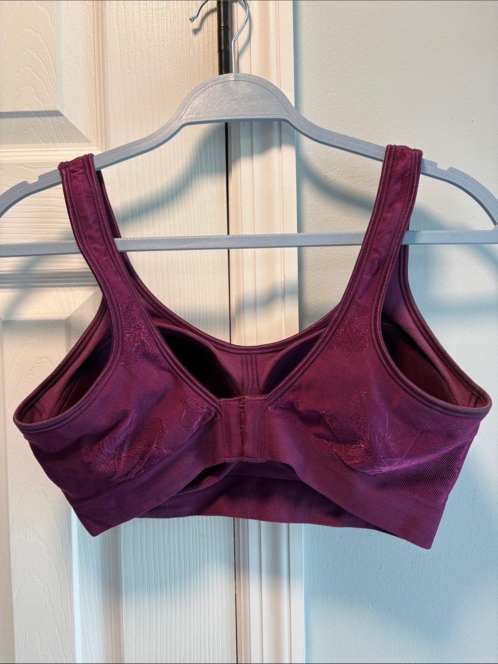 Bali Seamless Floral Scoop-Neck Bralette in Plum - Picture 2 of 4